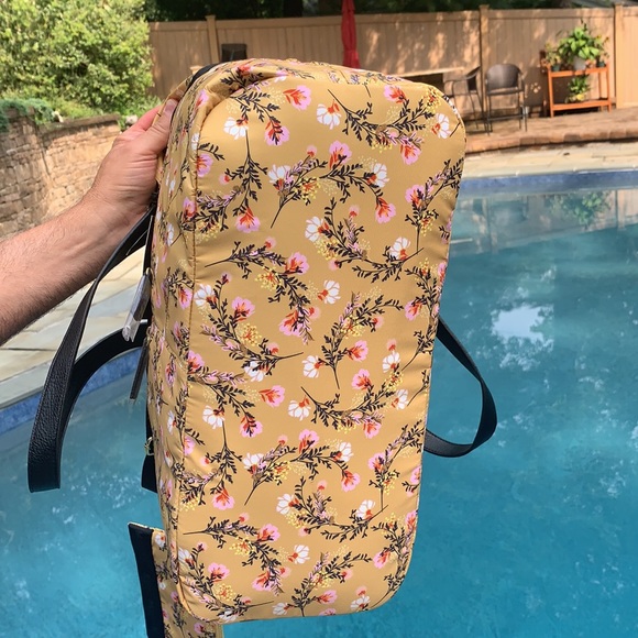 New Steve Madden Tote with Purse - Picture 15 of 16